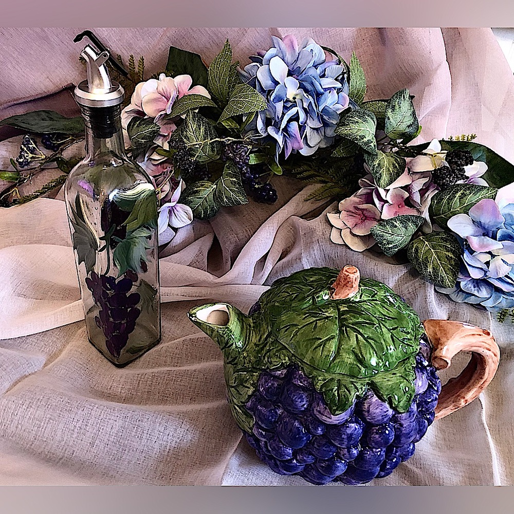 Grape Kitchen Decor/Supplies